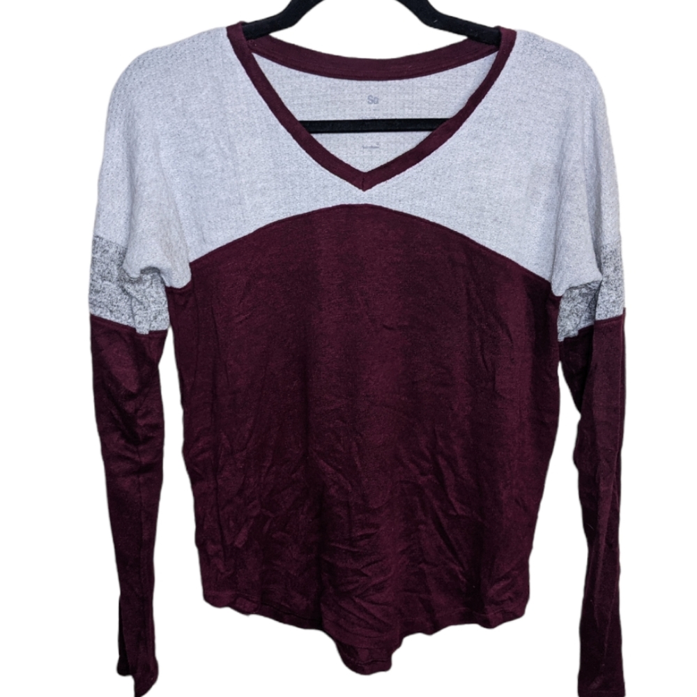 SO Cozy Colorblock Long Sleeve Tee 🧶✨ Size S